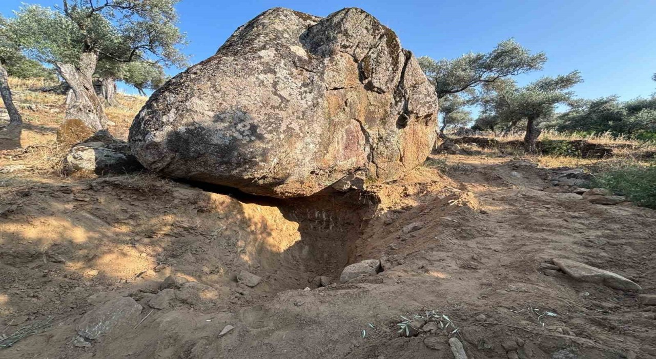 Çinede iş makineli kaçak kazıya jandarma baskını