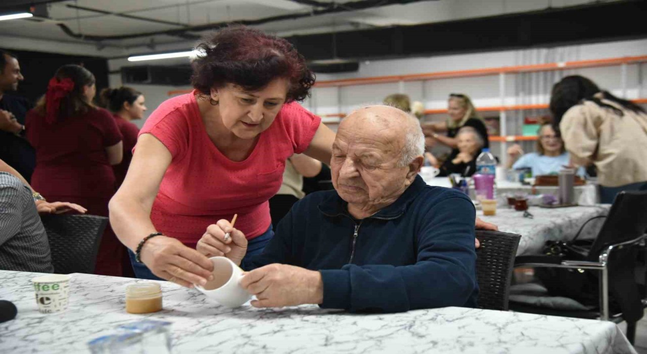 Çini Sanatıyla Nesiller Buluşuyor etkinliği
