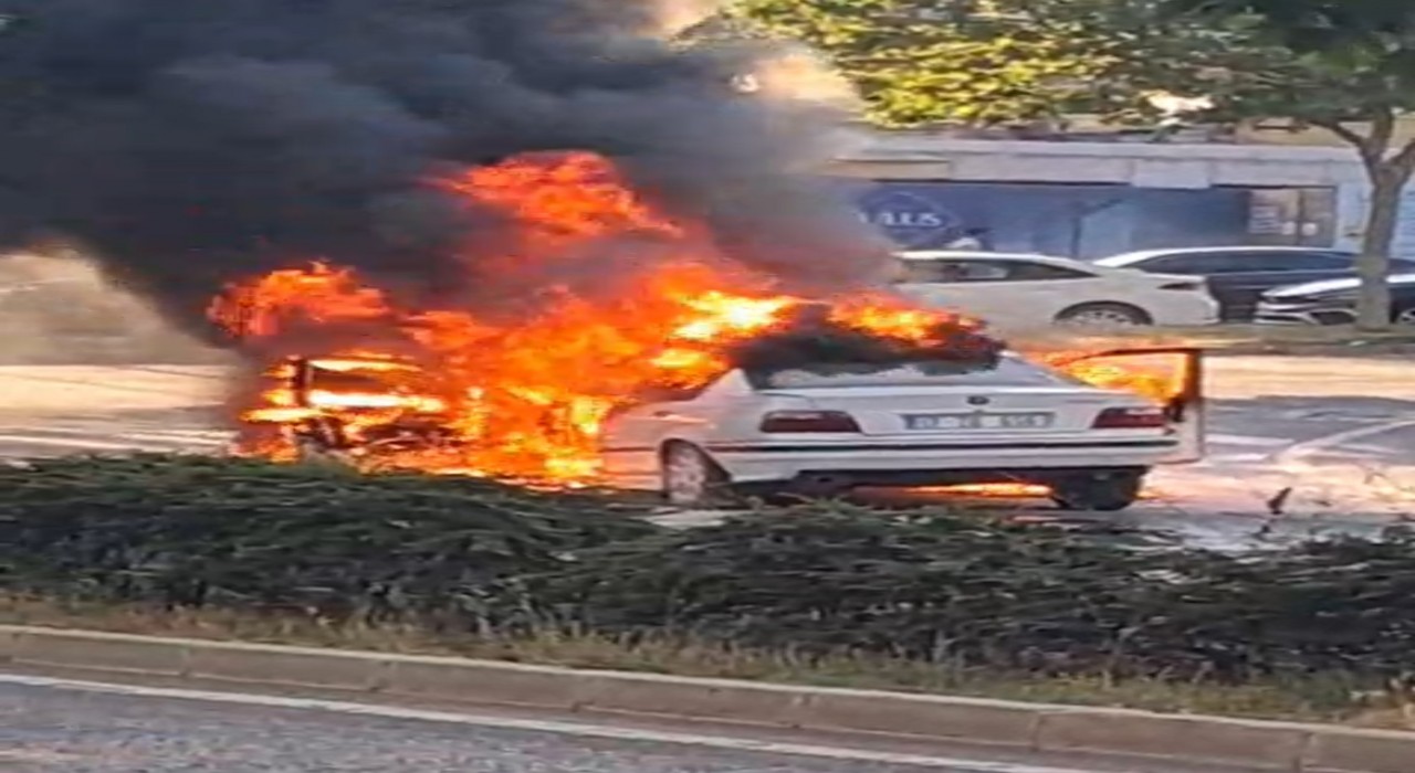 Çorluda korku dolu anlar: LPGli otomobil alev topuna döndü