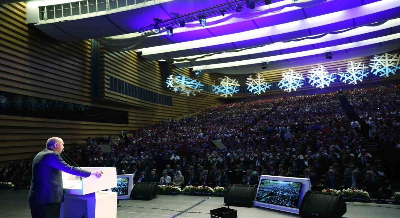 Cumhurbaşkanı Erdoğan: İranın egemenliğine ve bölgemizin güvenliğine yönelik saldırıları kimden gelirse gelsin asla tasvip etmiyor ve tepkimizi de açıkça ortaya koyuyoruz.