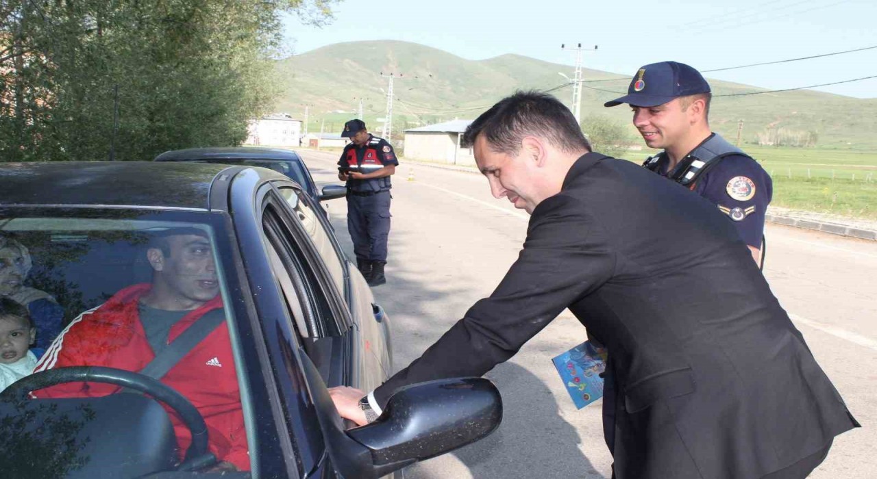 Demirözünde sürücülere hız konusunda uyarılarda bulunuldu