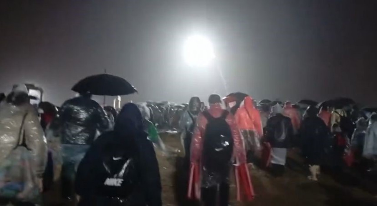 Denizli Büyükşehre konser tepkisi; Çalgıyı da beceremediniz, milyonlar çöpe gitti