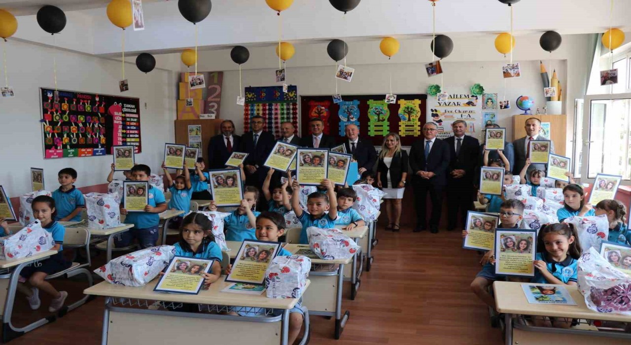 Denizlide 192 bin 827 öğrenci karne heyecanı yaşadı