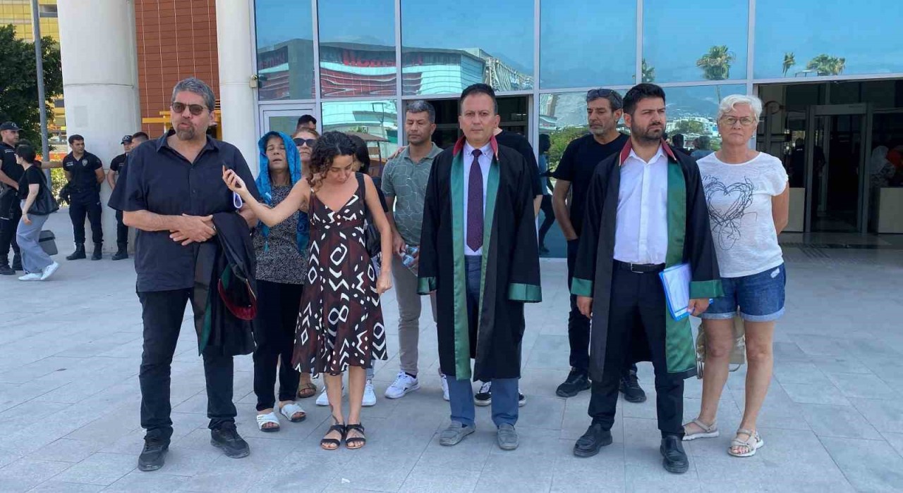 Depremde 14 kişiye mezar olan MCG Towersun müteahhidi kendini Binada en kaliteli malzemeleri kullandım diyerek savundu
