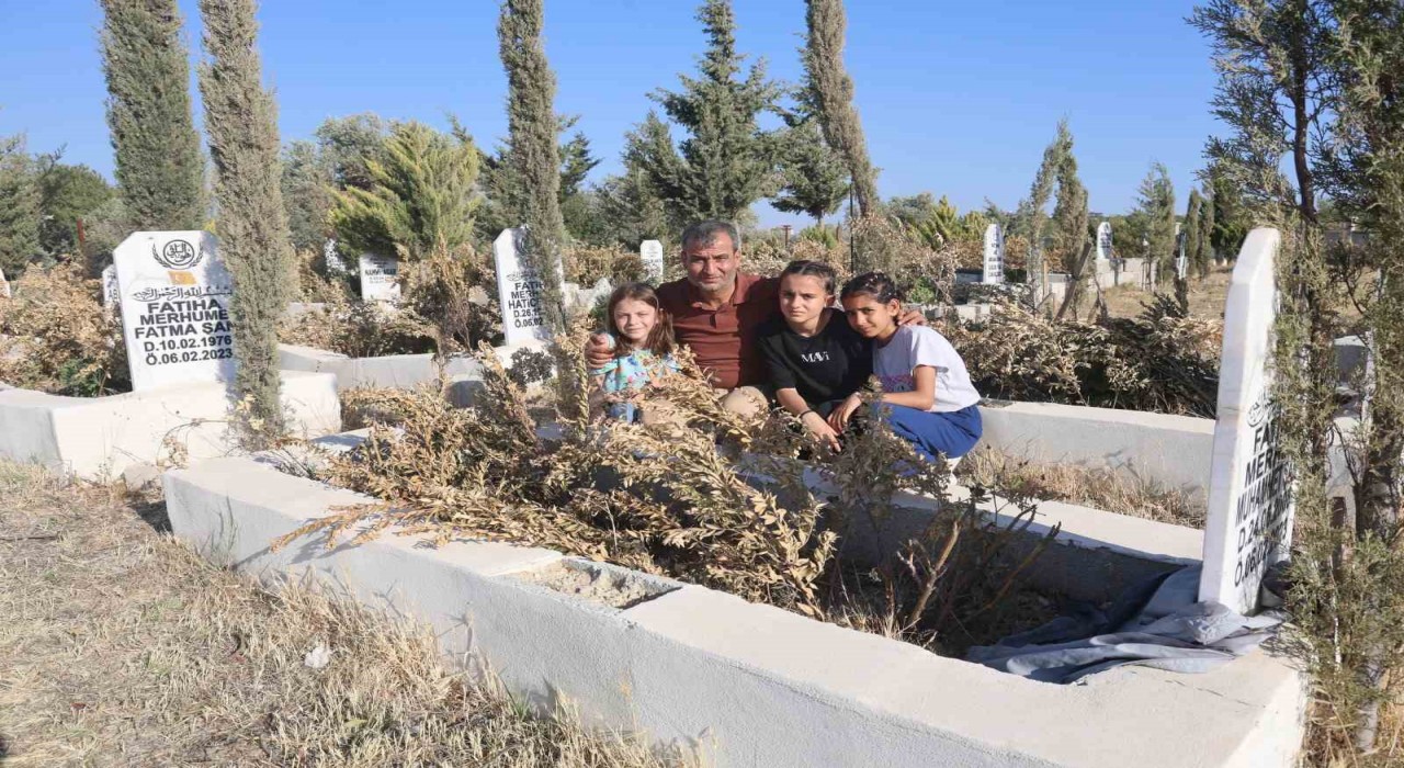 Depremde eşini ve 3 evladını kaybeden baba, enkazdan kurtardığı 4 evladına hem annelik hem de babalık yaparak hayata tutunuyor