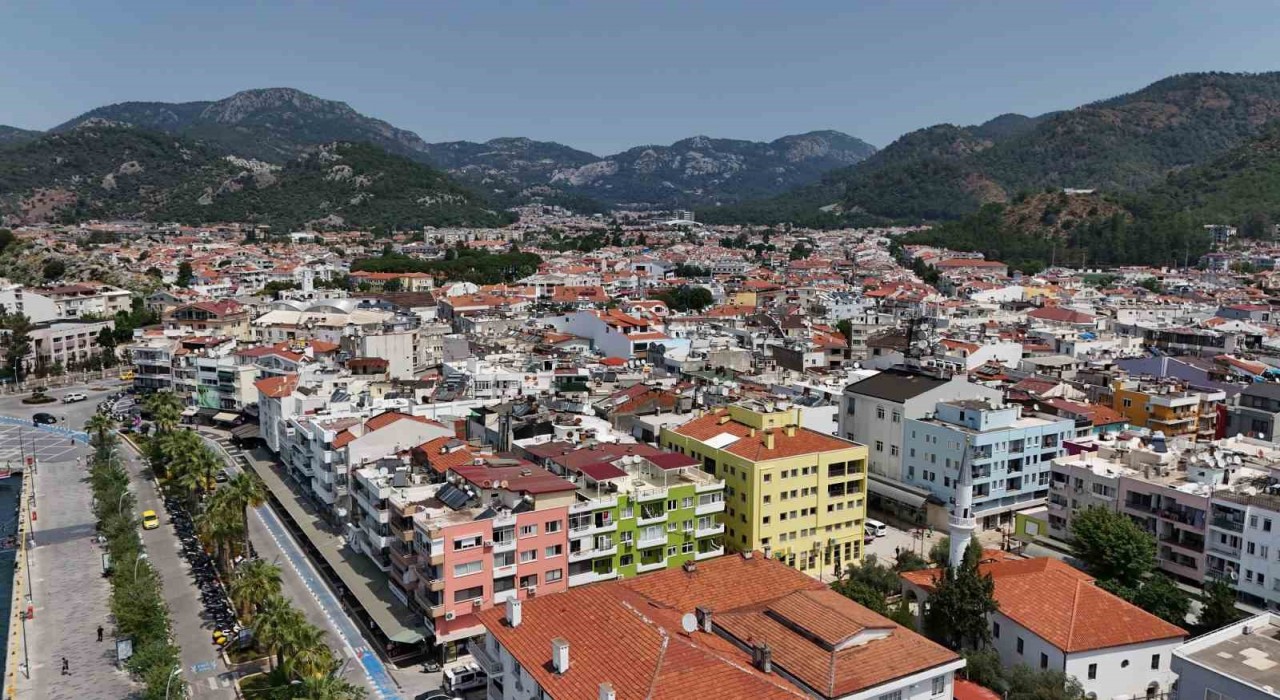 Depremin merkez üssü Marmariste hayat normale döndü