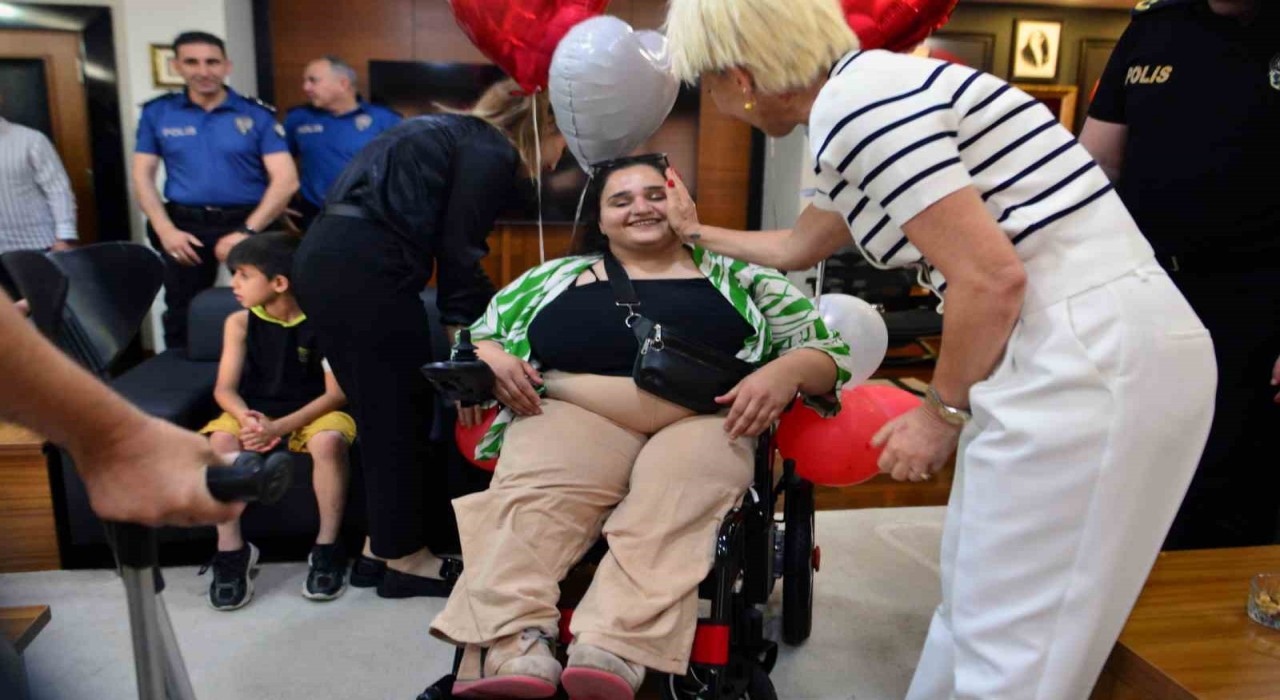 Devriyede gördükleri Zozana bayram sürprizi: Hayalini kurduğu akülü sandalye gerçek oldu