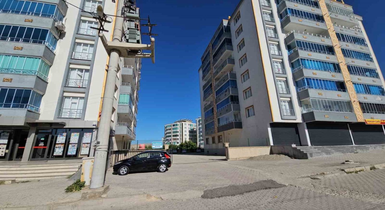 Diyarbakırda aranan kayıp çocuk, yangın merdiveni boşluğunda ölü bulundu