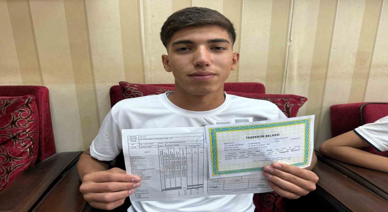 Diyarbakırda karne hediyesi, başarılı öğrencilere ücretsiz saç tıraşı