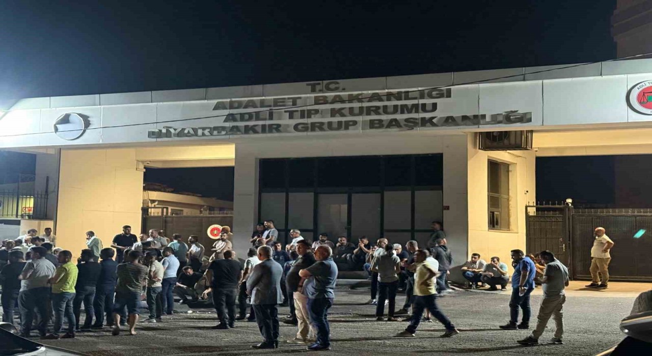 Diyarbakırdaki yangına ilişkin başsavcı vekili ve 2 savcı görevlendirildi