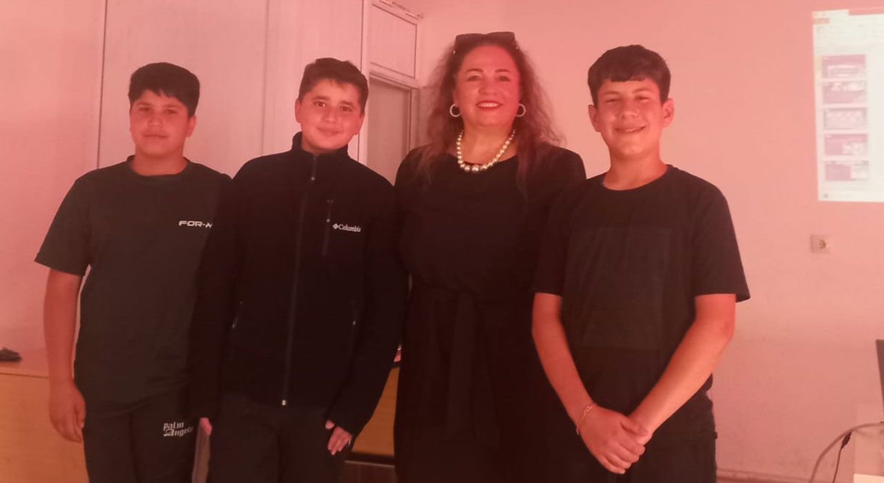 Doç. Dr. Birsel Aybek’ten Adana ve Gaziantep’te Medya Okuryazarlığı Eğitimi