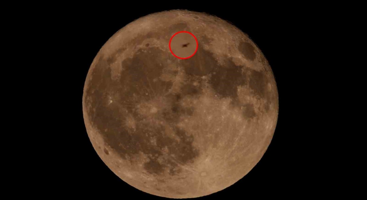 Doğa fotoğrafçısı dolunayı çekmek isterken ISSyi görüntüledi