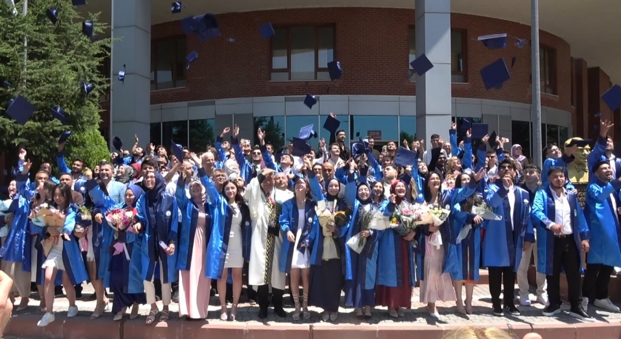 DPÜ Tavşanlı Kampüsünde 272 öğrencinin mezuniyet coşkusu