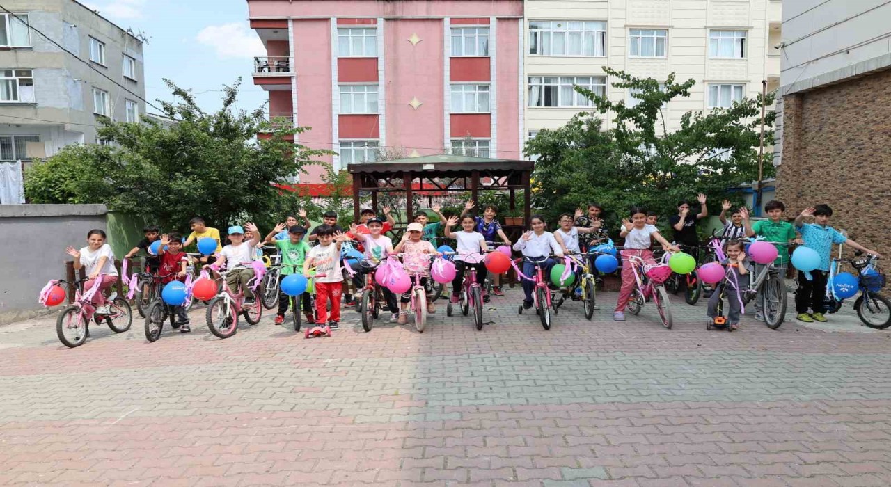 Dünya Bisiklet Gününde özgürce pedal çevirdiler