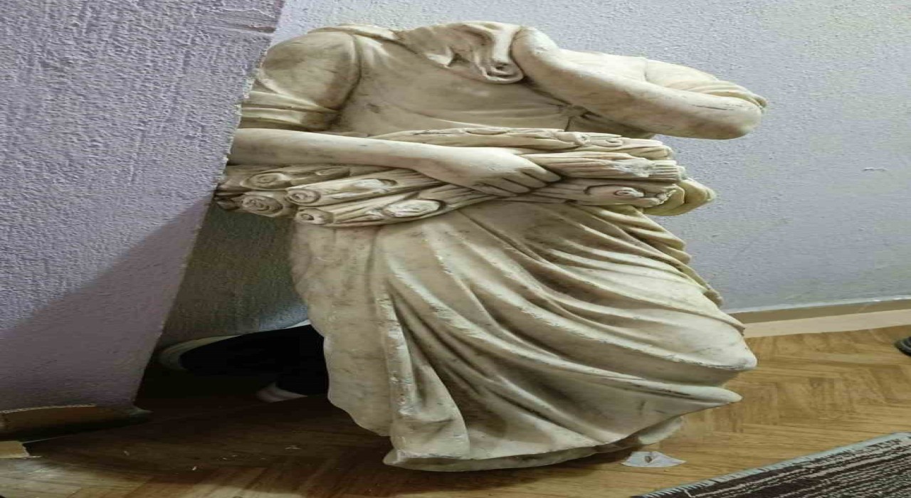 Edirnede başsız heykel operasyonu: 3 şüpheli hakkında işlem başlatıldı