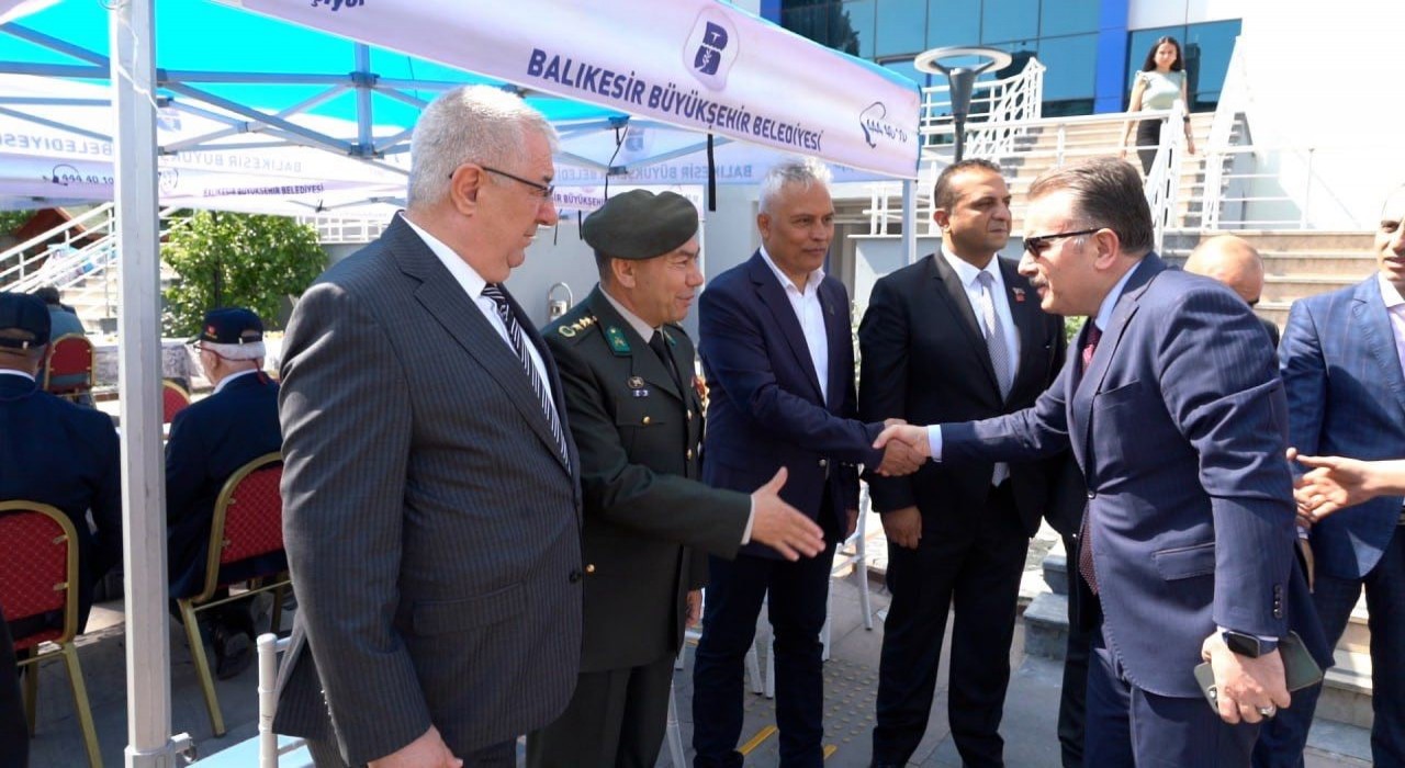 Edremitte kurumlar arası bayramlaşma töreni düzenlendi