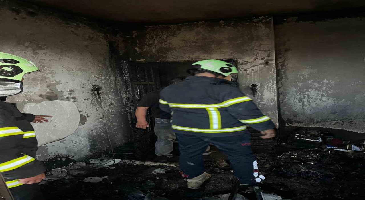 Eğirdirde soğuk hava deposunda yangın paniği