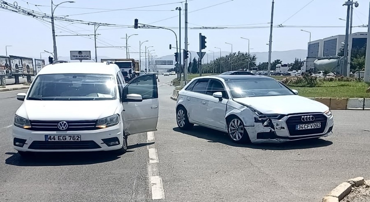 Elazığ yolu üzerinde trafik kazası: 2 yaralı