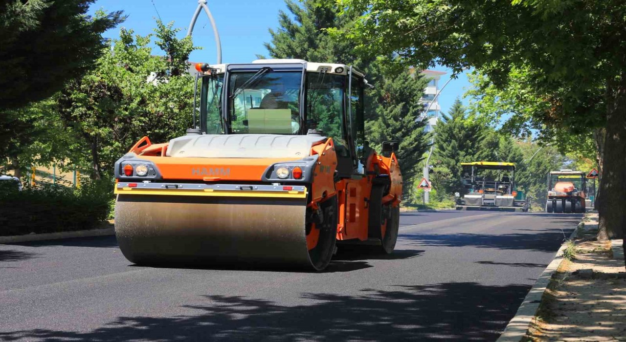 Elazığda  yol bakım ve asfalt çalışmaları sürüyor