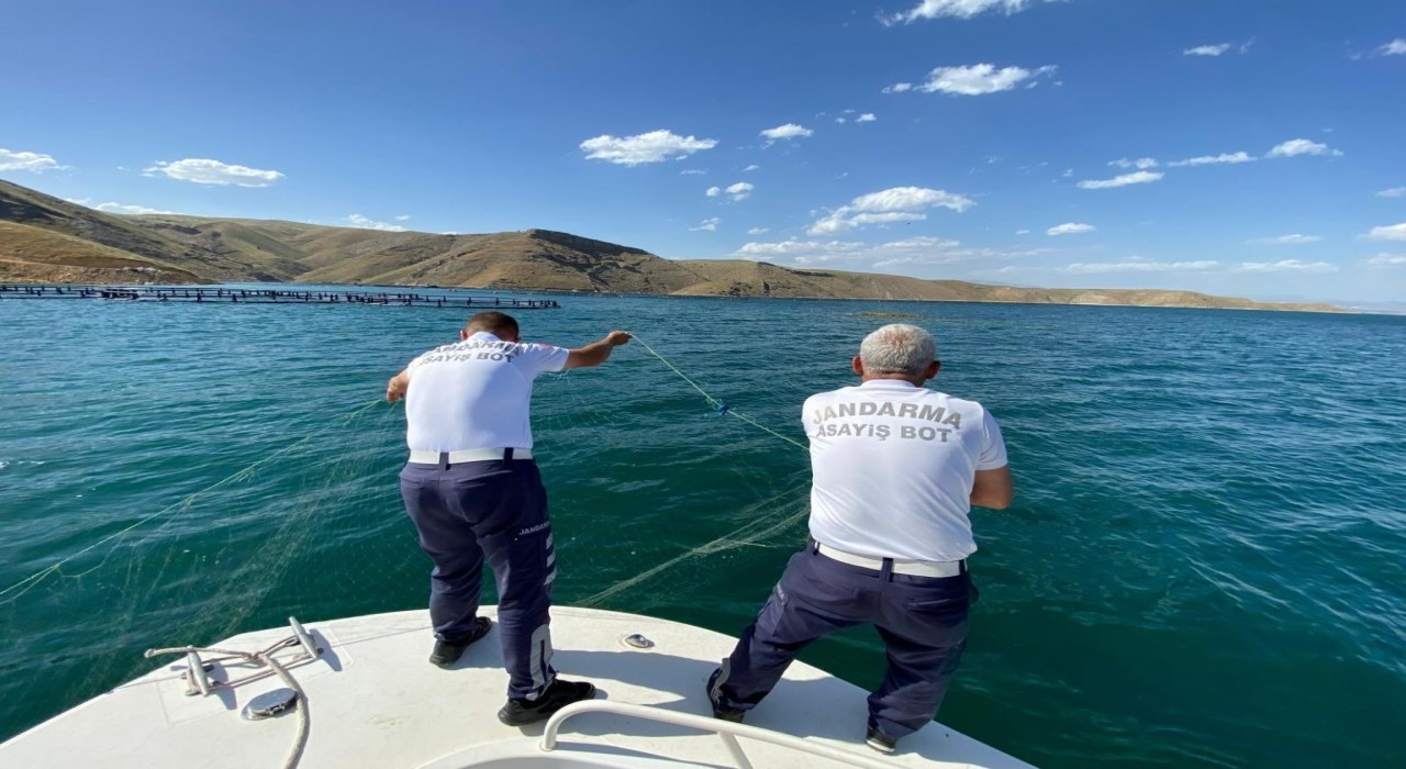 Elazığda kaçak avlanan 65 kilo balık ele geçirildi