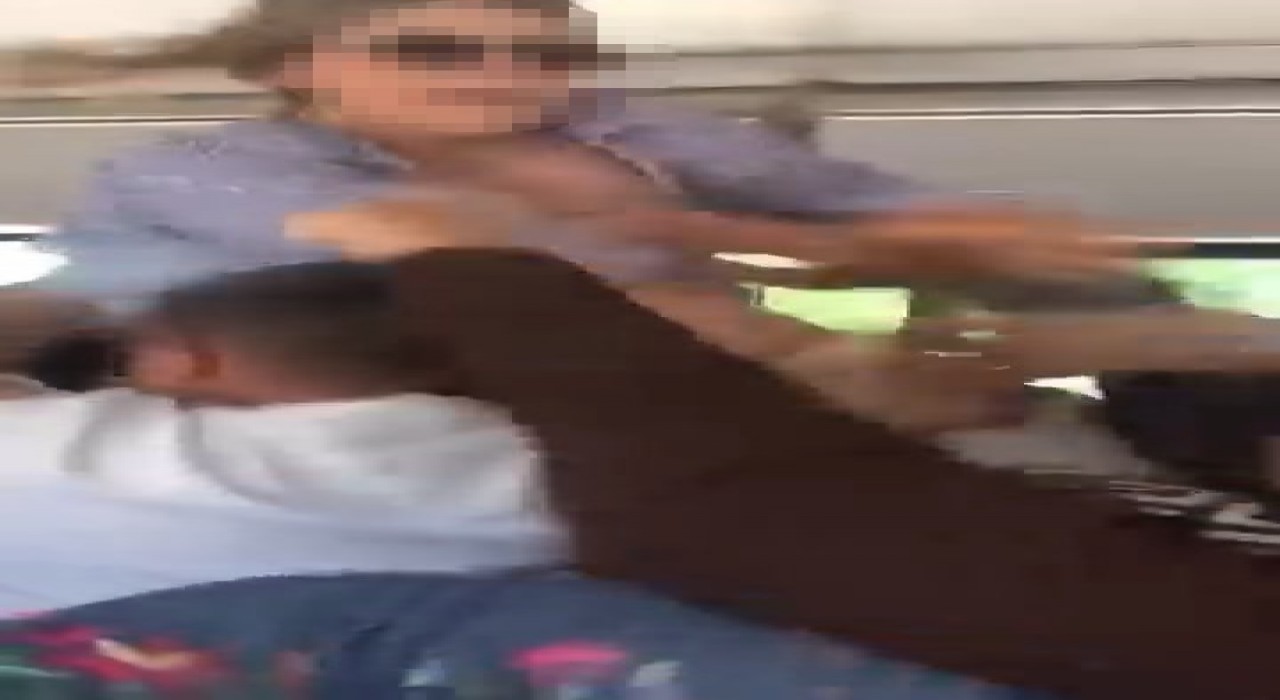 Elazığda kadınların otobüste kavgası kameraya yansıdı