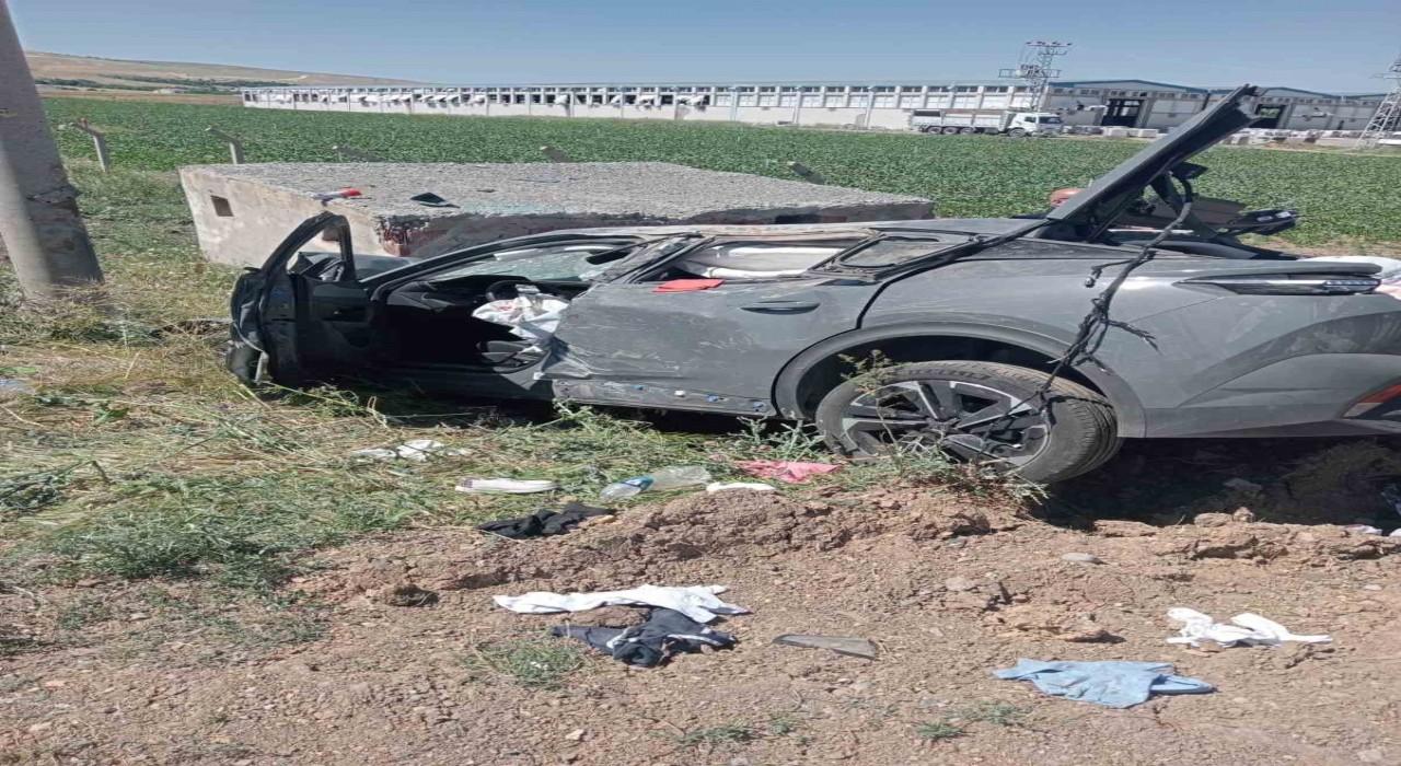 Elazığda otomobil şarampole uçtu: 4 yaralı