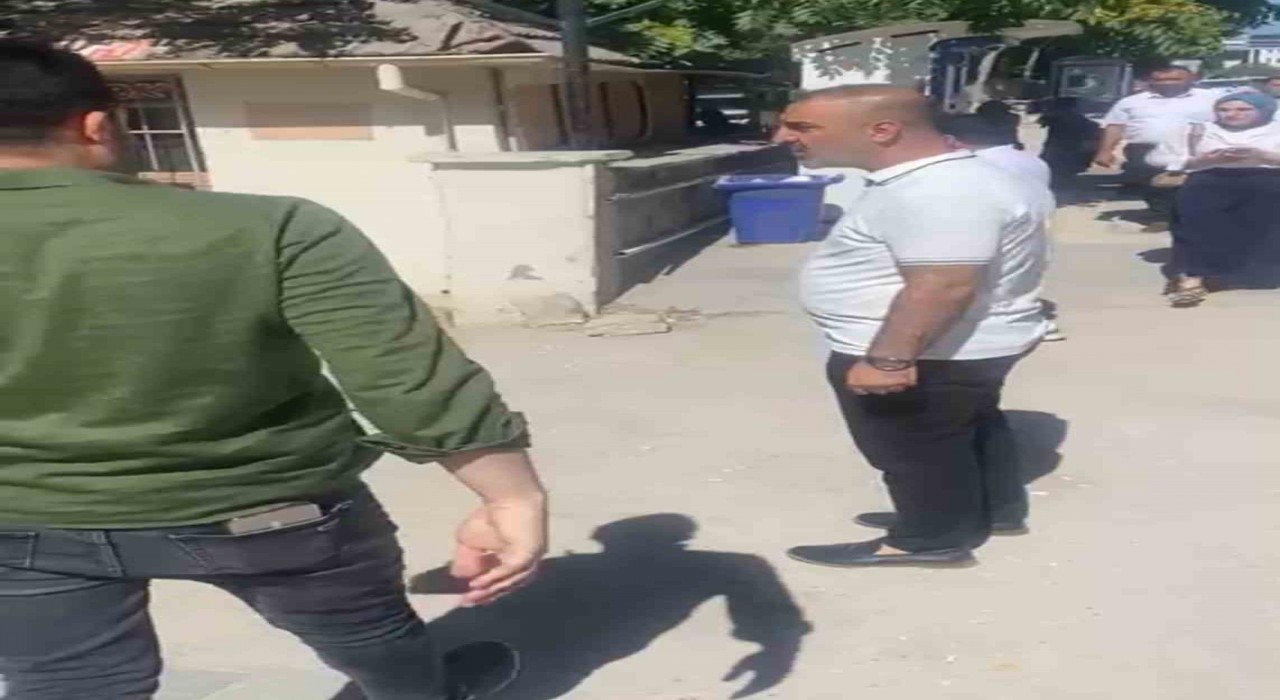 Elazığda TYTye geç kalan öğrenciler belediyenin araçlarıyla salona yetiştirildi