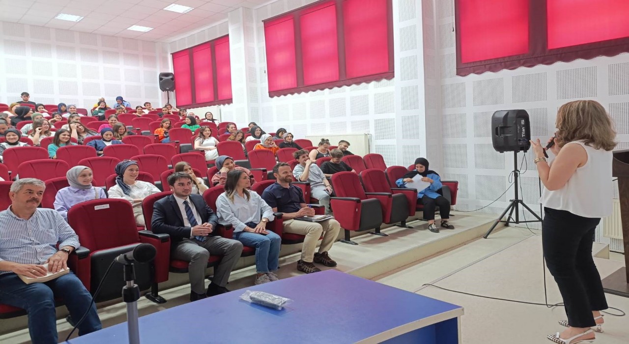 Emet MYOda Madde Bağımlılığı konulu seminer