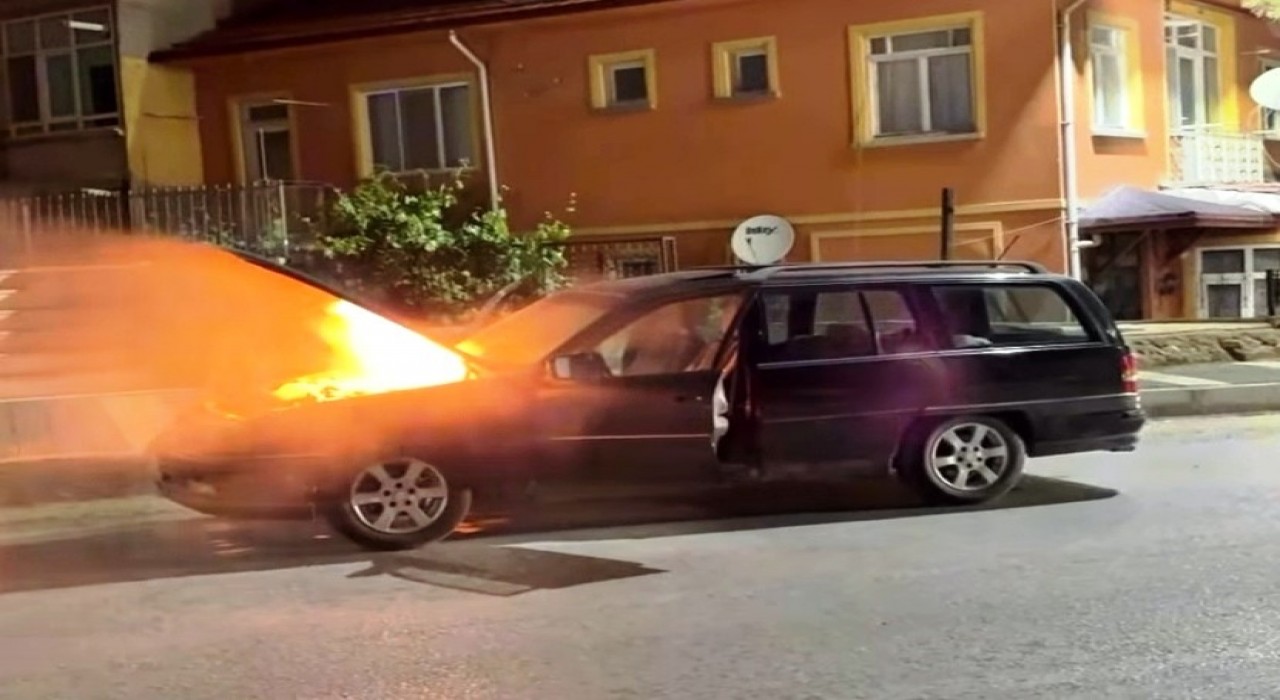 Emette seyir halindeki araçta yangın