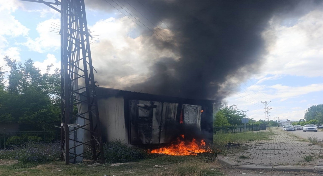 Ercişte trafo yangını