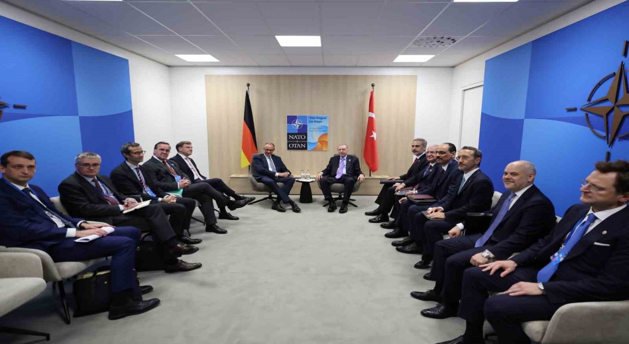 Erdoğan, Laheyde Almanya Başbakanı Merz ile görüştü