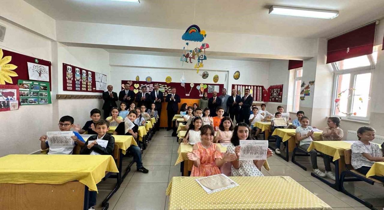 Erzincanda 42 bin öğrenci karne heyecanı yaşadı