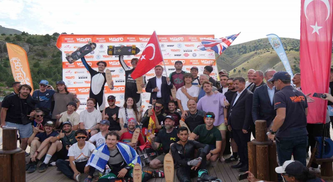 Erzincanda Dünya Kaykay İniş Şampiyonası sona erdi