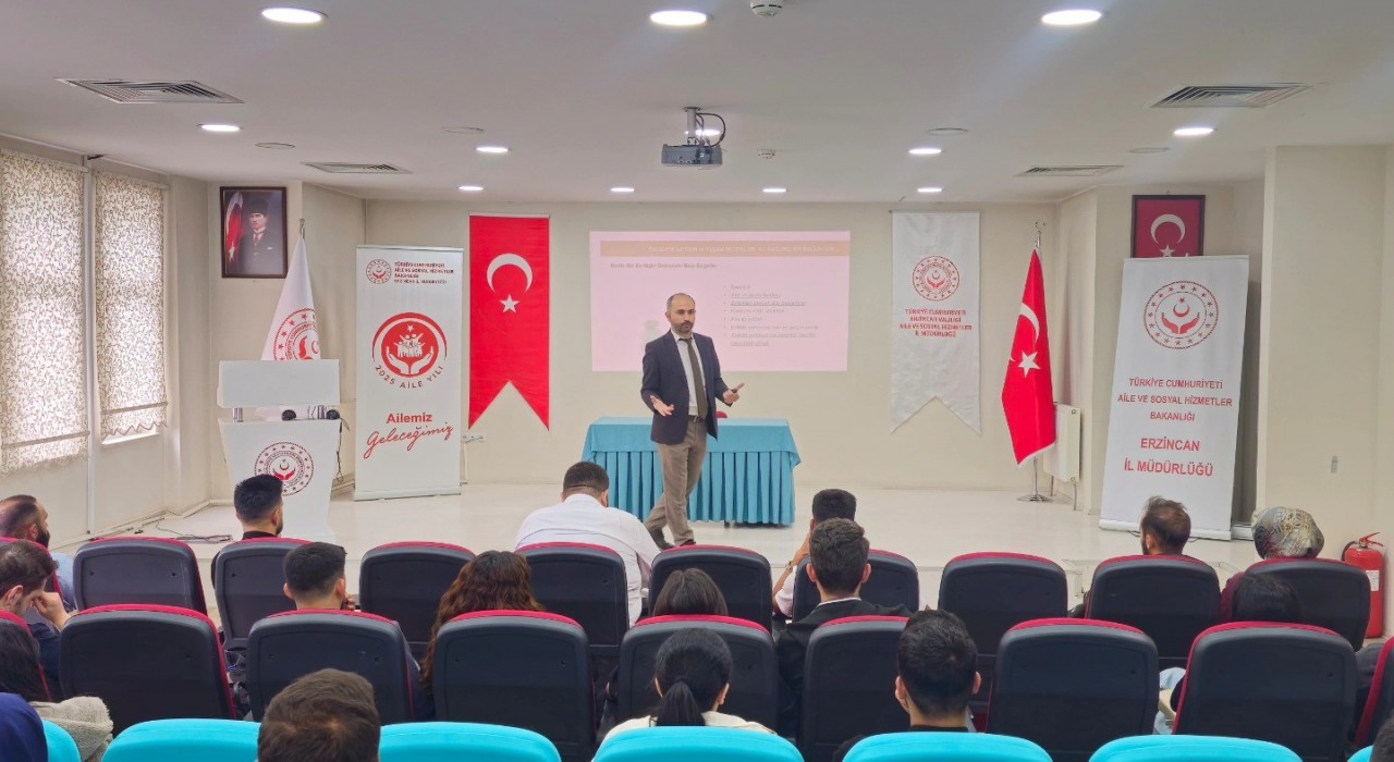 Erzincanda evlilik kredisine başvuran çiftlere eğitim düzenlendi