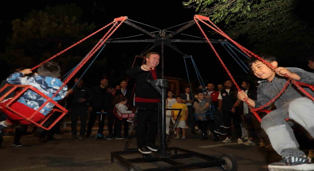 Erzincanda Nermi Tombul Caddesi yaz akşamlarının yeni adresi olacak