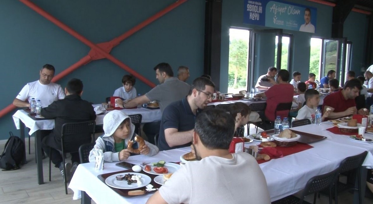 Esenler Belediyesinden Babalar Gününe özel kamp etkinliği