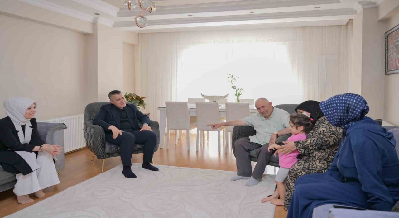 Esenyurt Belediye Başkan Vekili Aksoydan Babalar Gününde anlamlı ziyaret