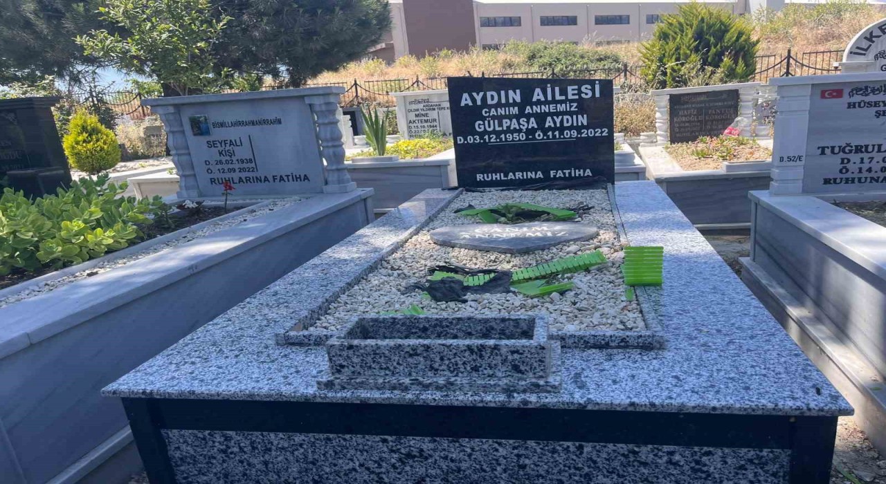 Esenyurtta bir mezar, kimliği belirsiz kişilerce 2,5 yılda 20 kez tahrip edildi
