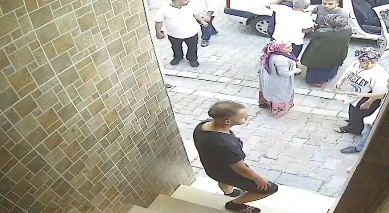Esenyurtta çocukların tartışmasına aileler dahil oldu, ortalık karıştı
