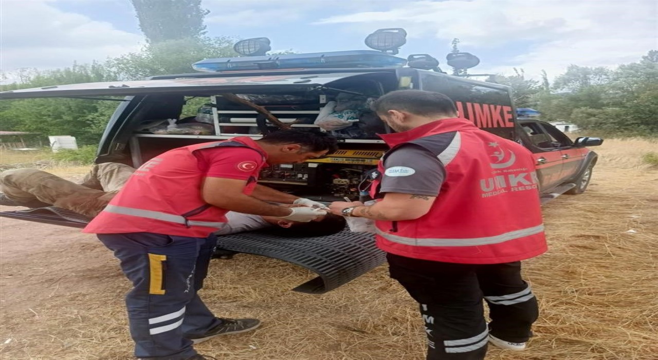 Eskişehirden 2 UMKE aracı ve 10 personel Bilecik yangınına desteğe gitti