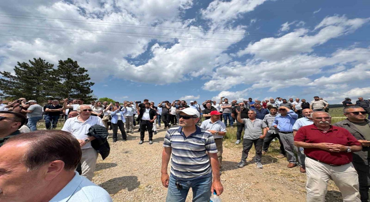Eti Bakırın ÇED toplantısına vatandaş izin vermedi