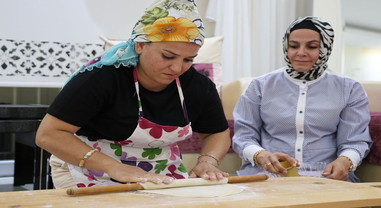 Ev Kadınları Geleneksel Baklava Yapımını Kazanca Dönüştürdü