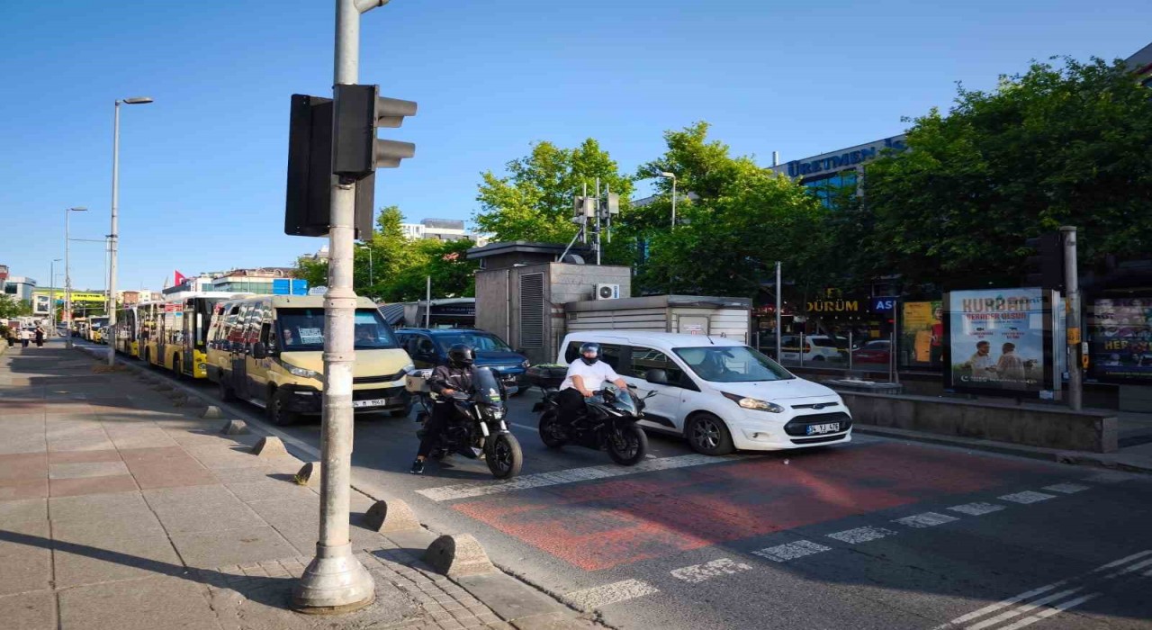 Eyüpsultanda yakıt tankerinin çarptığı yaya hayatını kaybetti