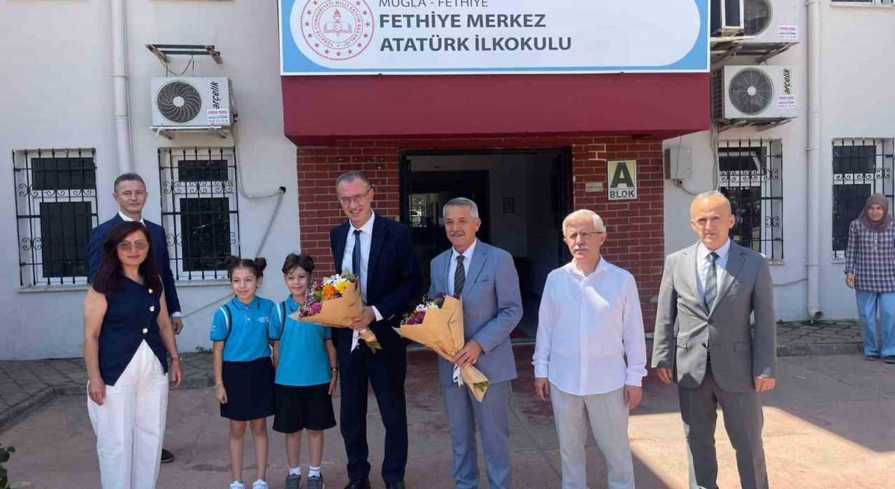 Fethiyede 32 bin 692 öğrenci karne heyecanı yaşadı
