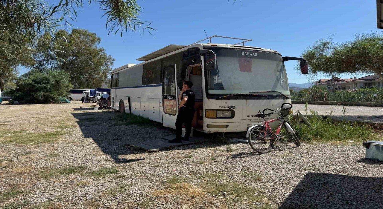 Fethiyede otobüste yaşayan şoför ölü bulundu