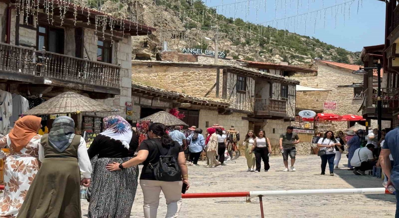 Frig Vadisi bu bayramda ziyaretçilerin gözdesi oldu