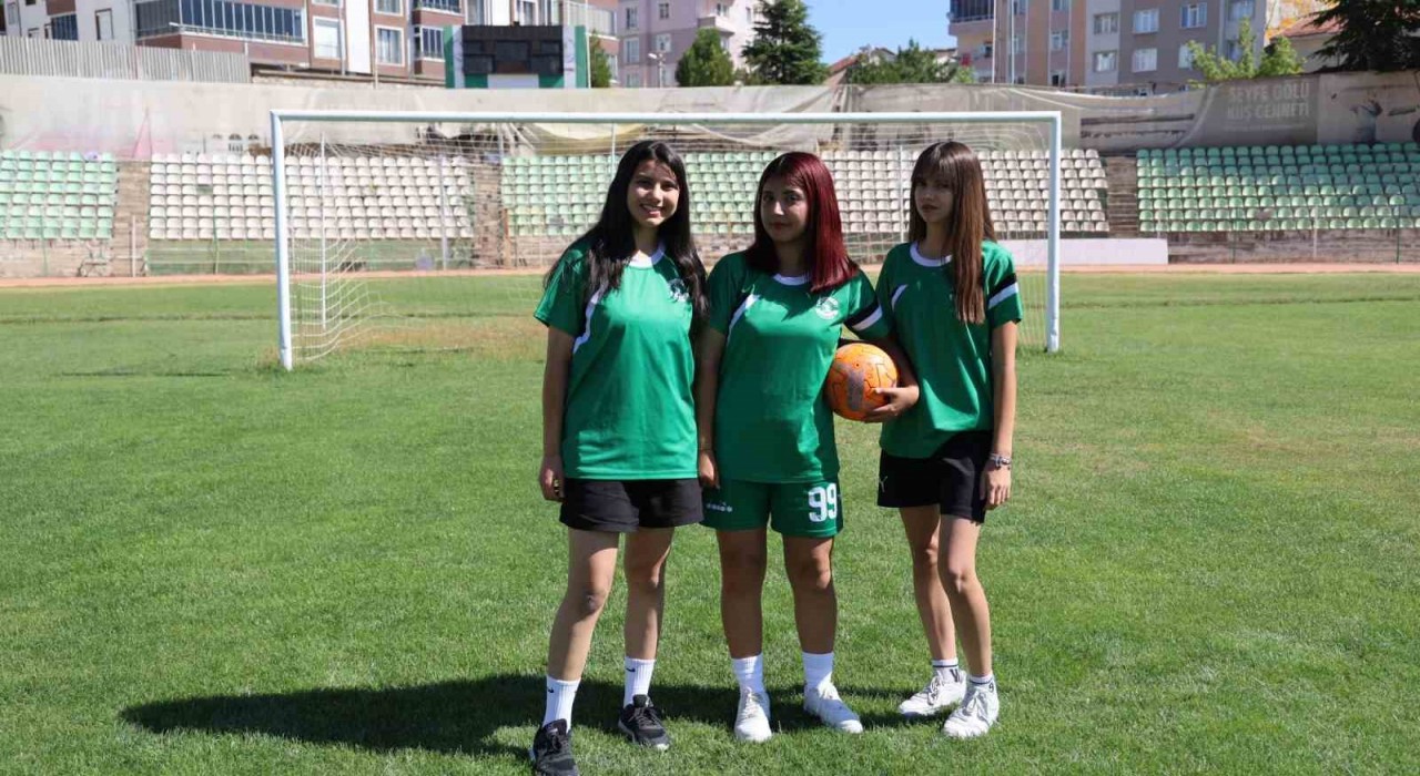 Futbol erkek işi diyenlere cevabı sahada verdiler
