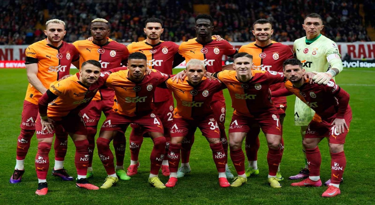 Galatasarayda goller 17 farklı futbolcudan geldi