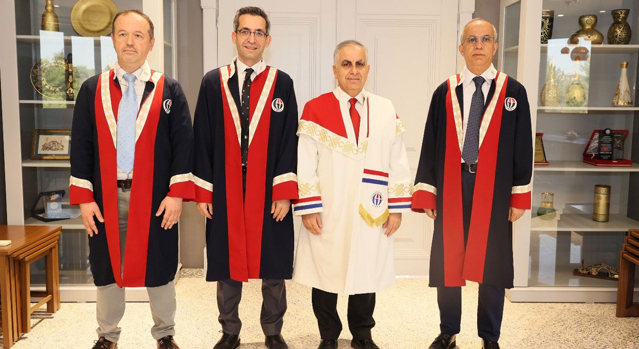 GAÜN’de Yeni Doçentler Cübbelerini Giydi