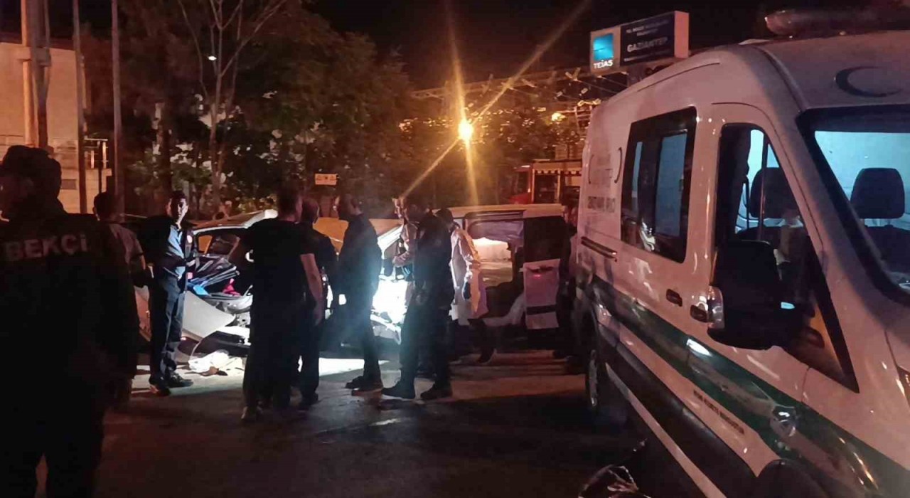 Gaziantepte 5 kişinin öldüğü feci kaza kamerada